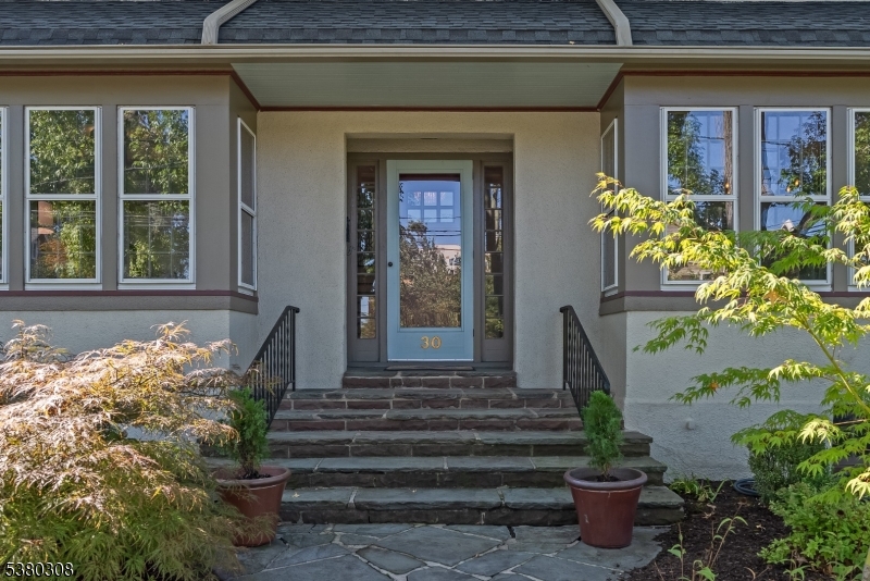 30 Plymouth St