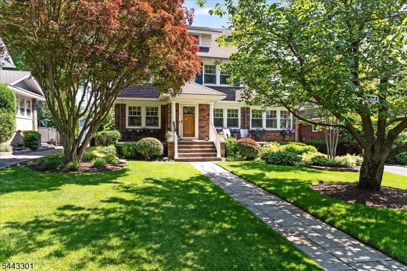 11 Windsor Pl