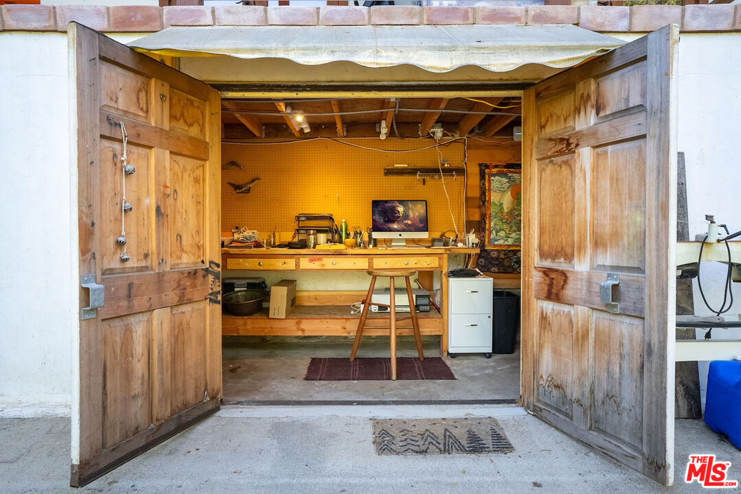 22068 Topanga School Rd