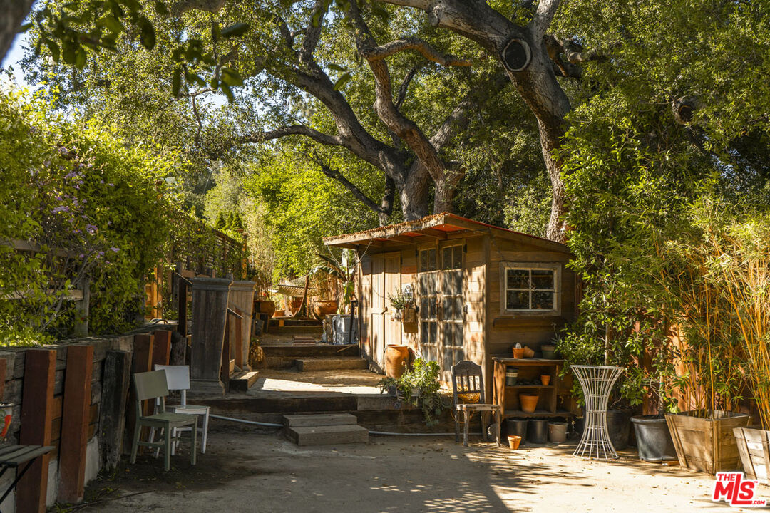 22068 Topanga School Rd