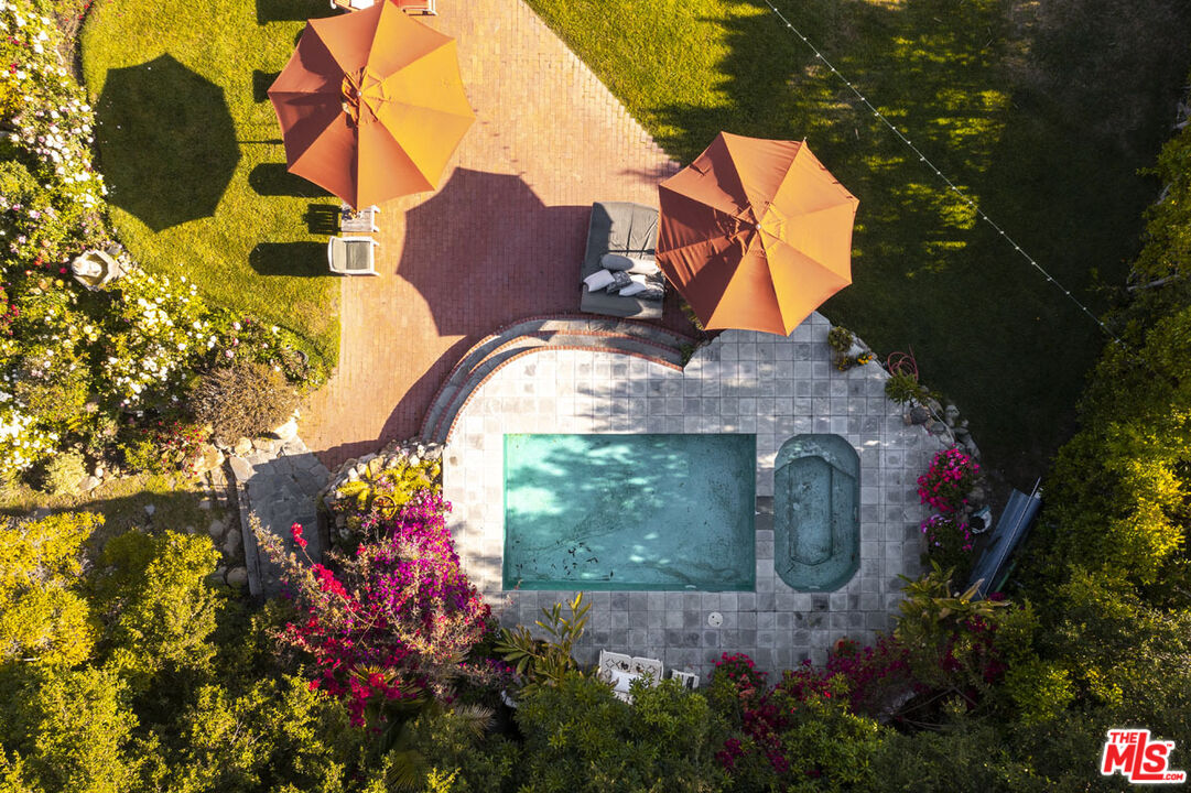 22068 Topanga School Rd