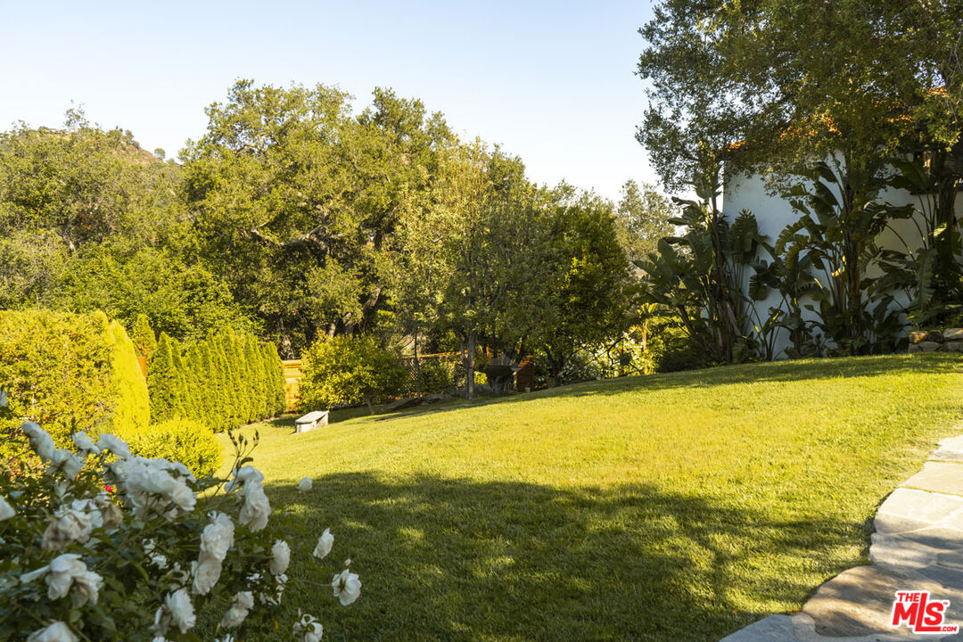 22068 Topanga School Rd