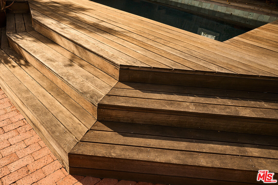 22068 Topanga School Rd