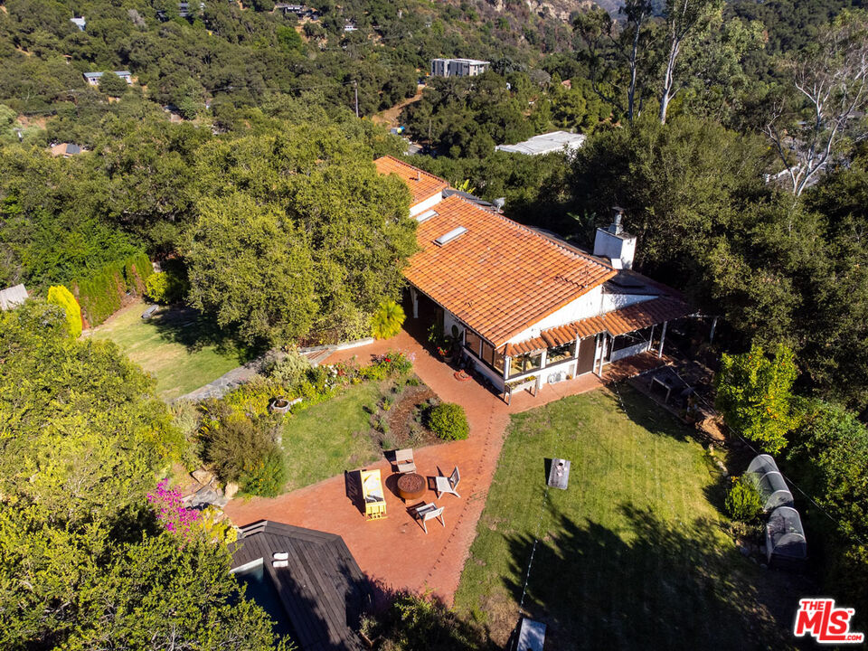 22068 Topanga School Rd