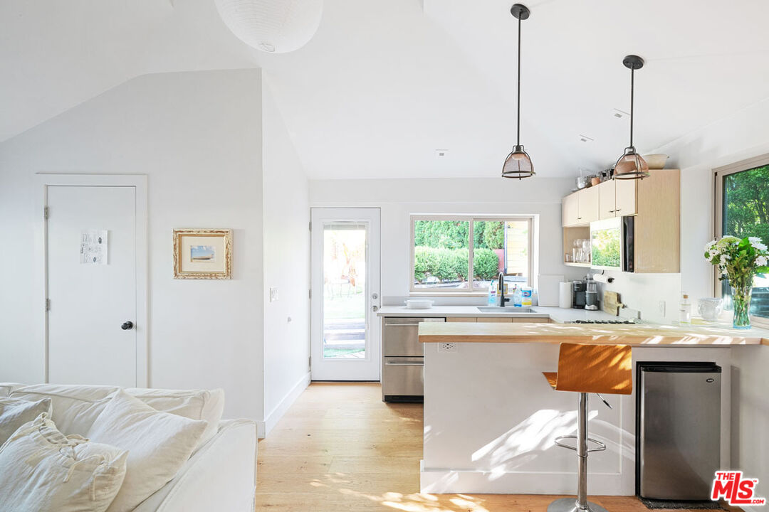 22068 Topanga School Rd