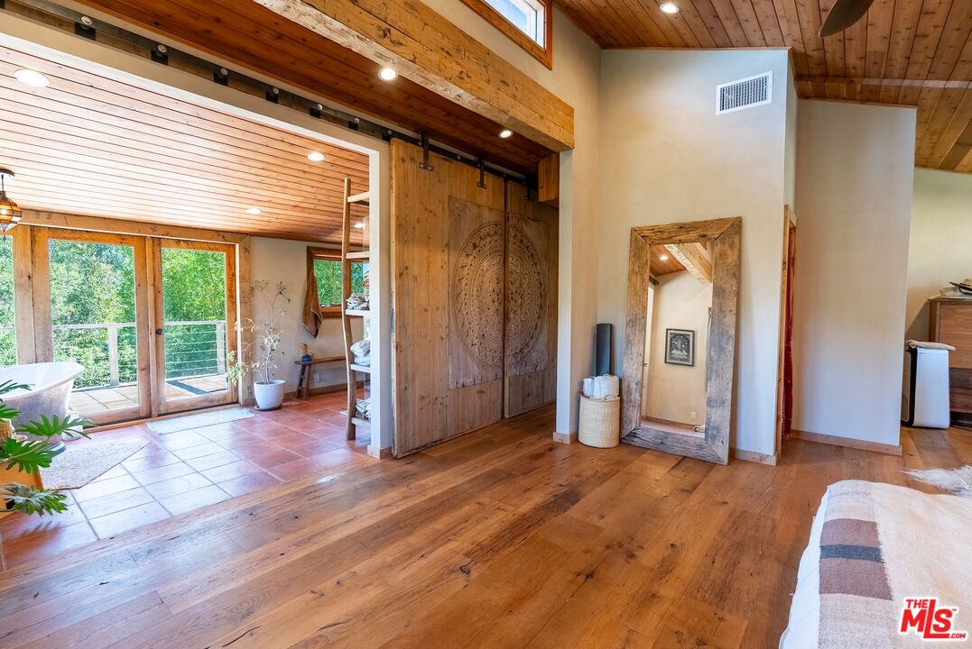 22068 Topanga School Rd