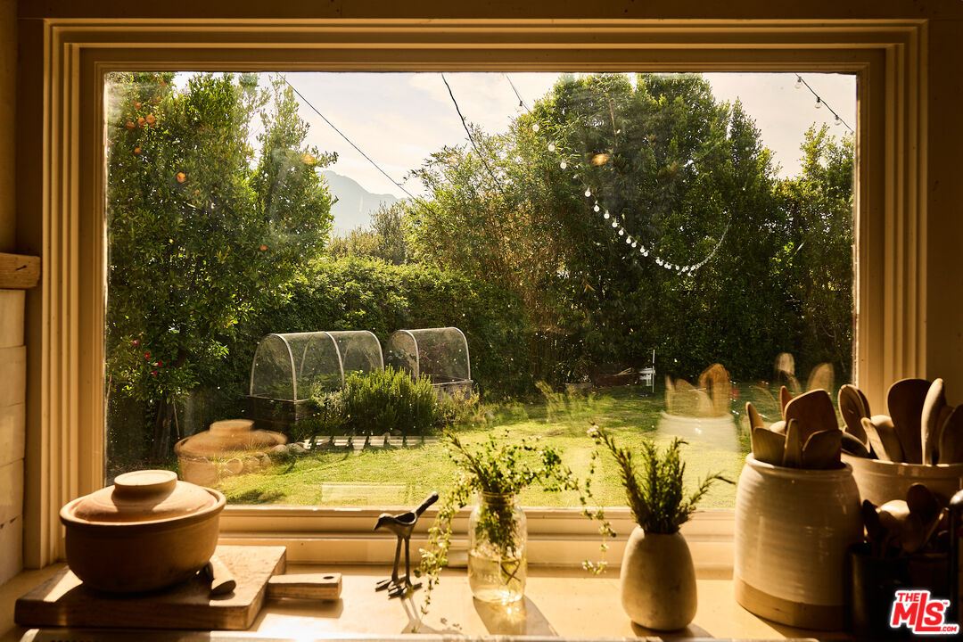 22068 Topanga School Rd