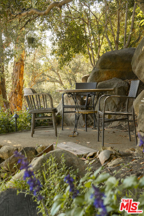 22068 Topanga School Rd