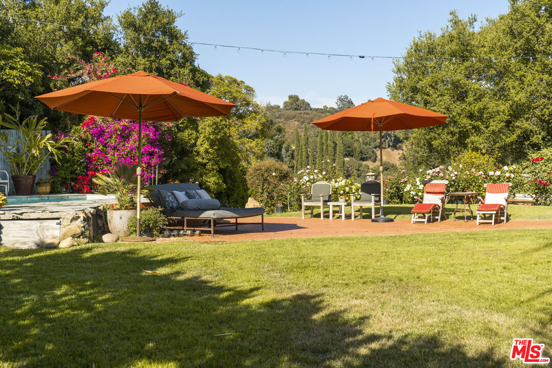 22068 Topanga School Rd