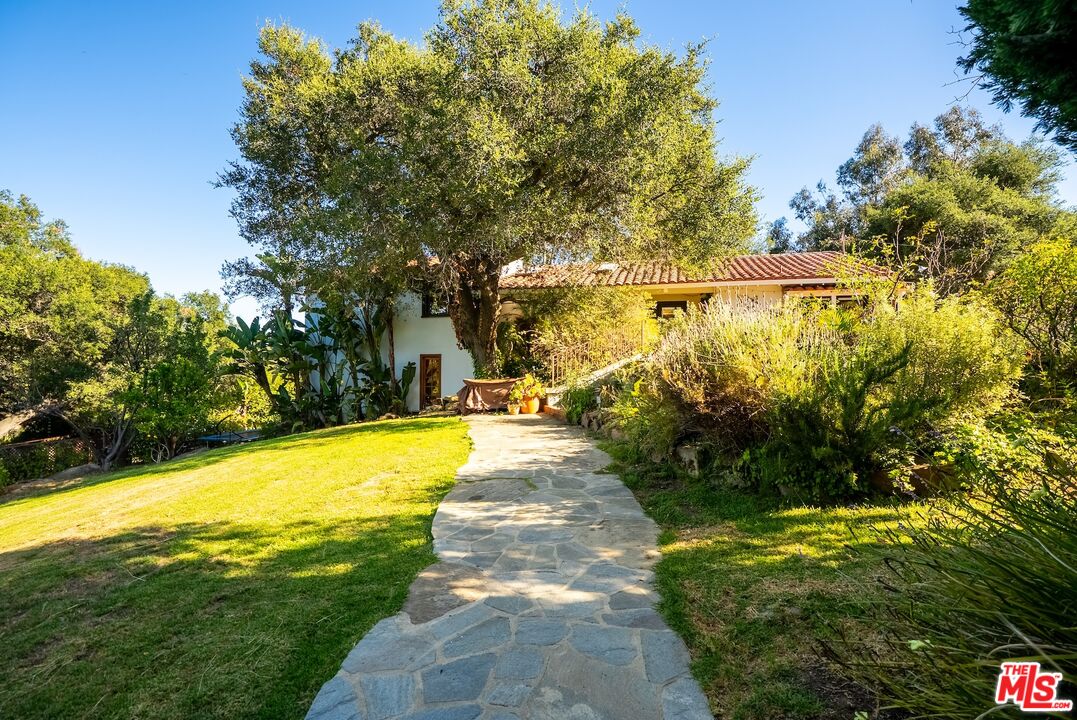 22068 Topanga School Rd