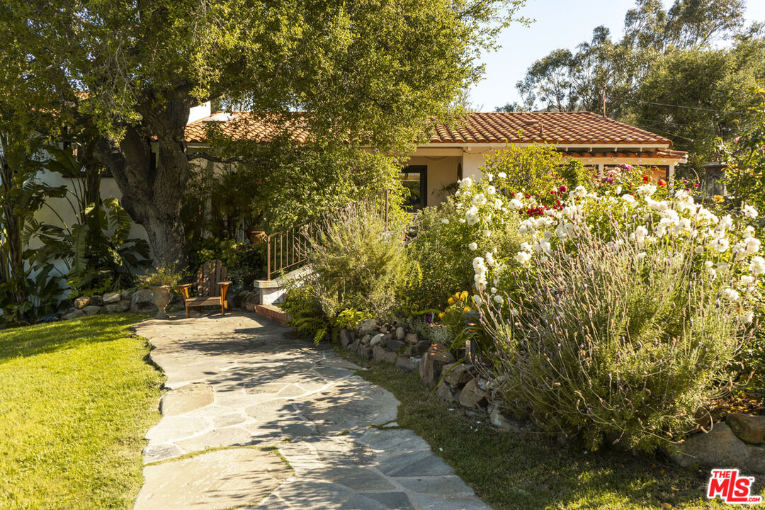 22068 Topanga School Rd