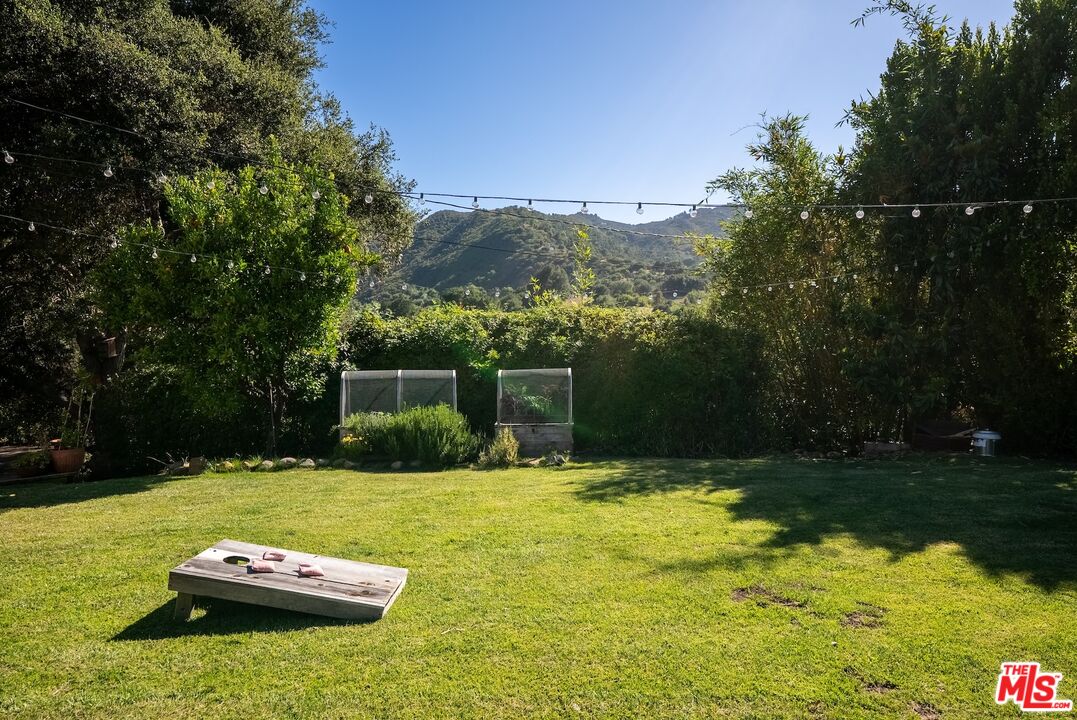 22068 Topanga School Rd