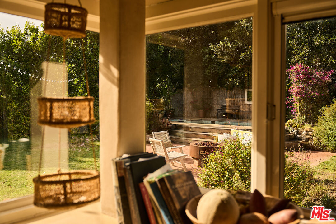 22068 Topanga School Rd