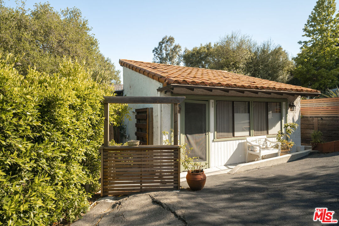 22068 Topanga School Rd