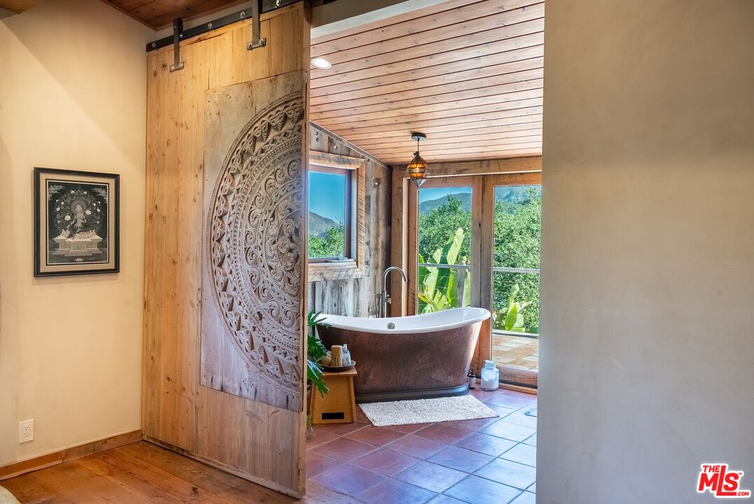 22068 Topanga School Rd