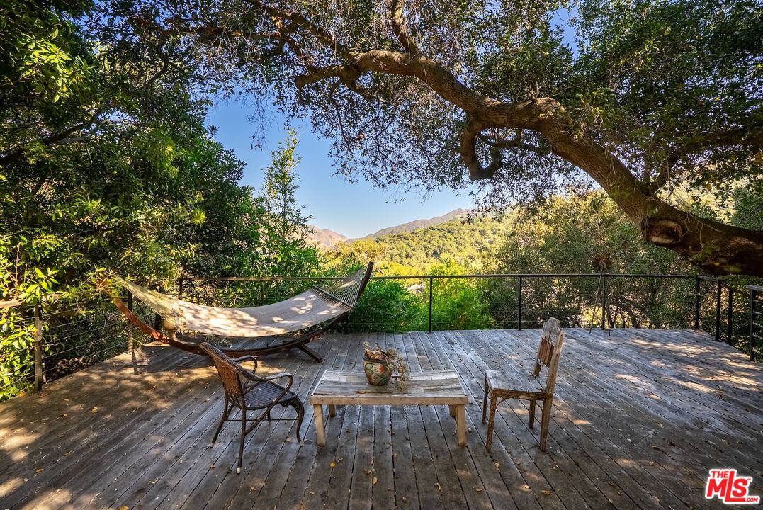 22068 Topanga School Rd