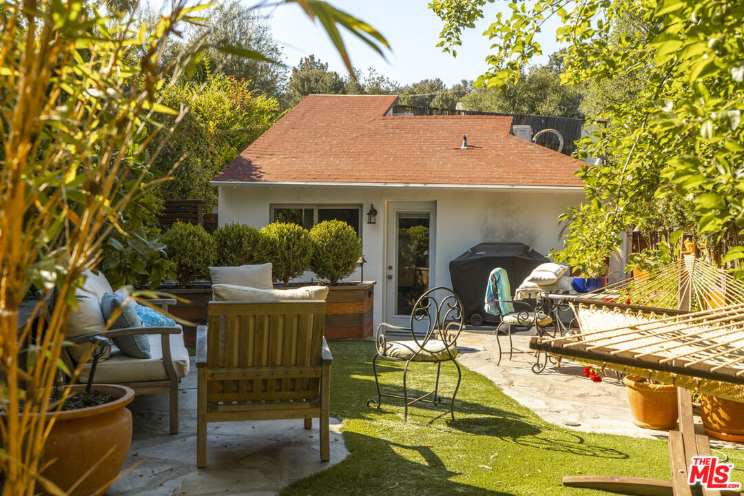 22068 Topanga School Rd