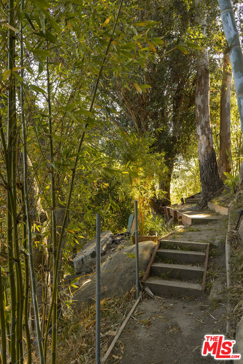 22068 Topanga School Rd