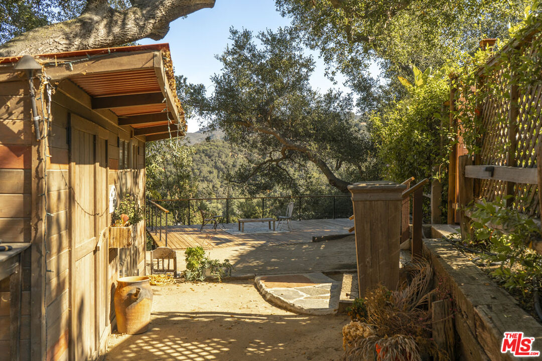 22068 Topanga School Rd