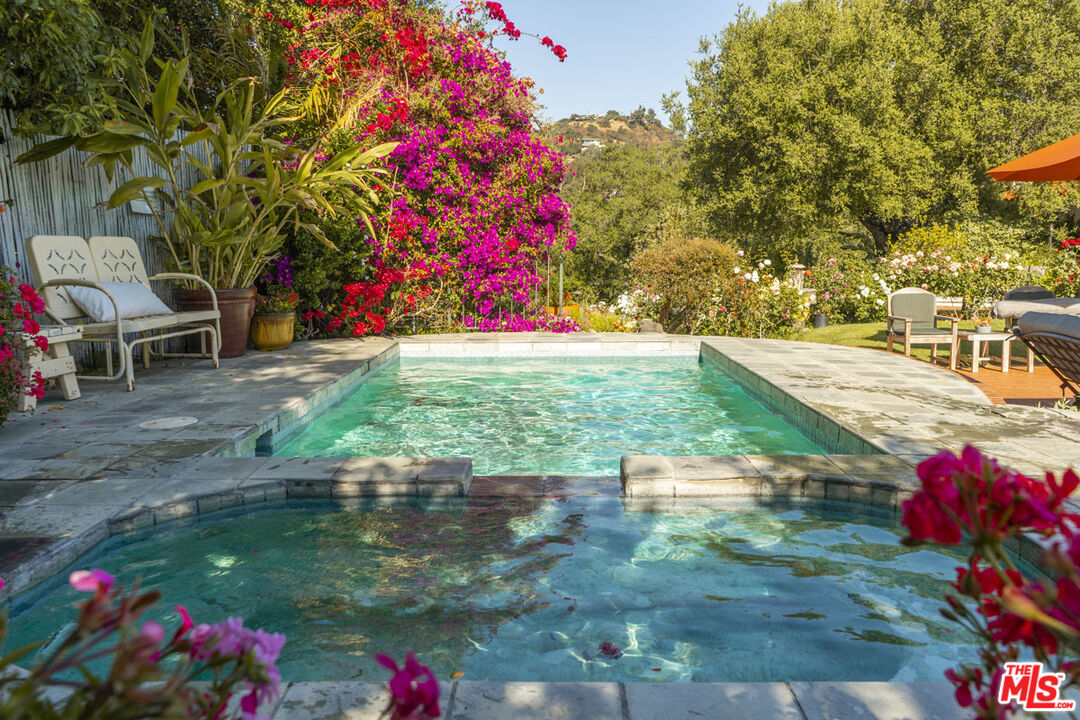 22068 Topanga School Rd