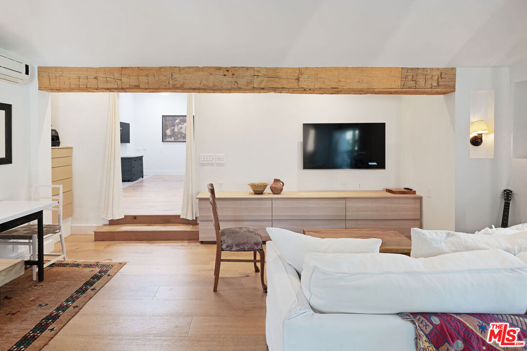 22068 Topanga School Rd