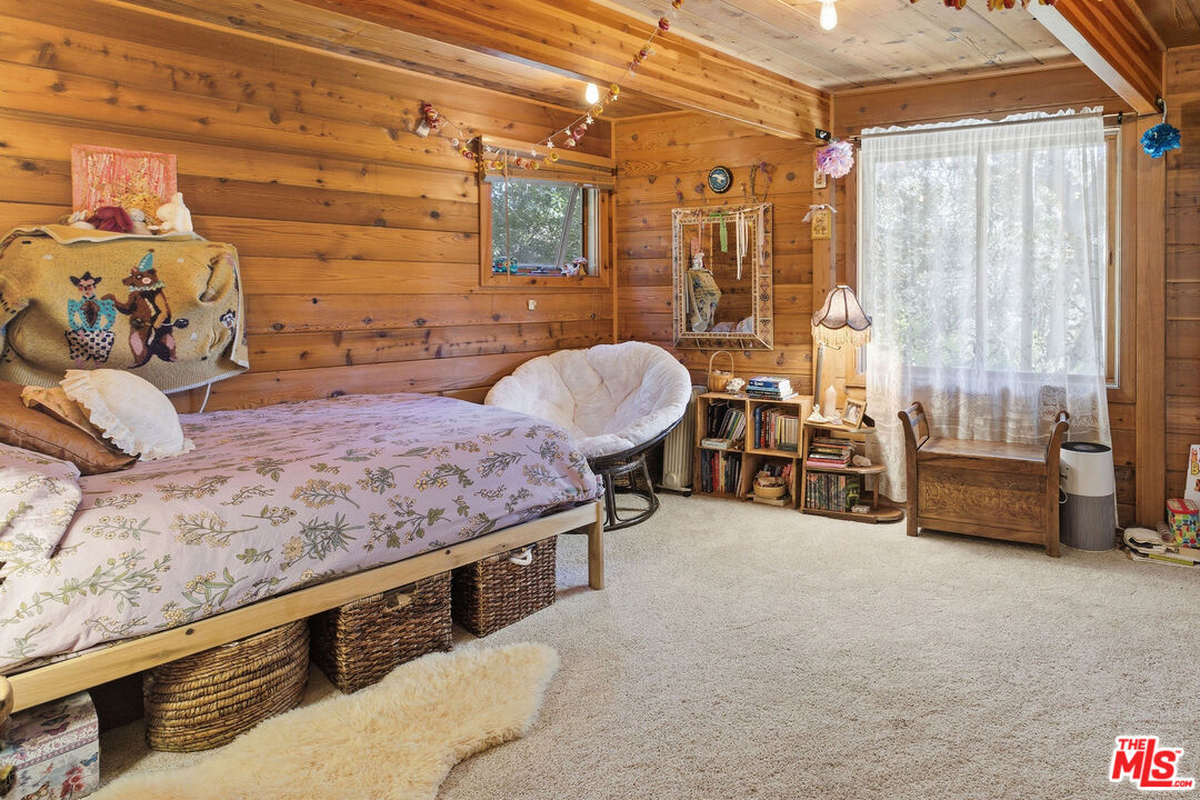 1555 GREENLEAF CANYON RD