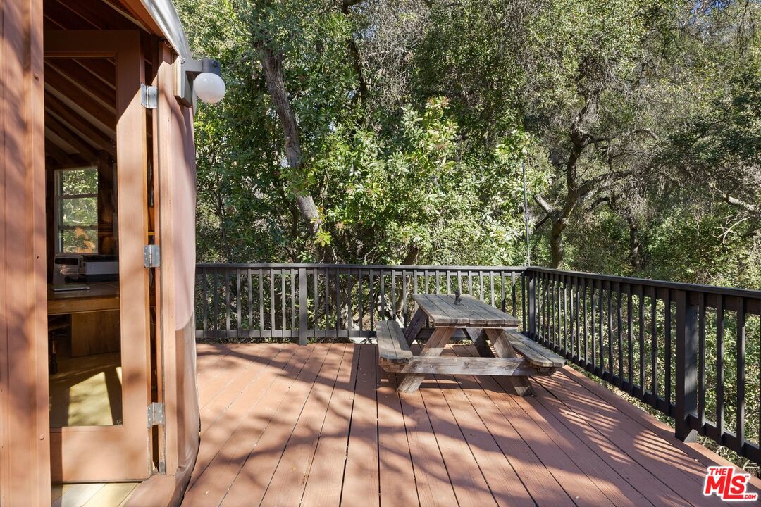 1555 GREENLEAF CANYON RD