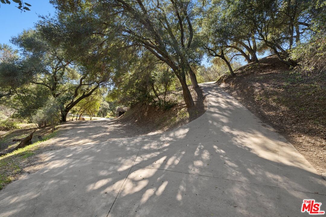 1555 GREENLEAF CANYON RD