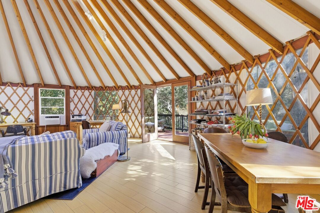 1555 GREENLEAF CANYON RD