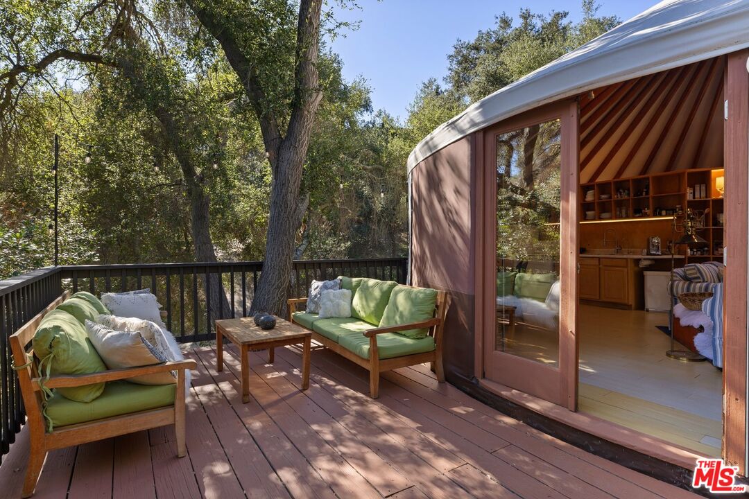 1555 GREENLEAF CANYON RD