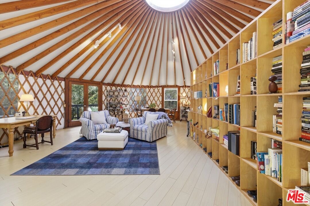 1555 GREENLEAF CANYON RD