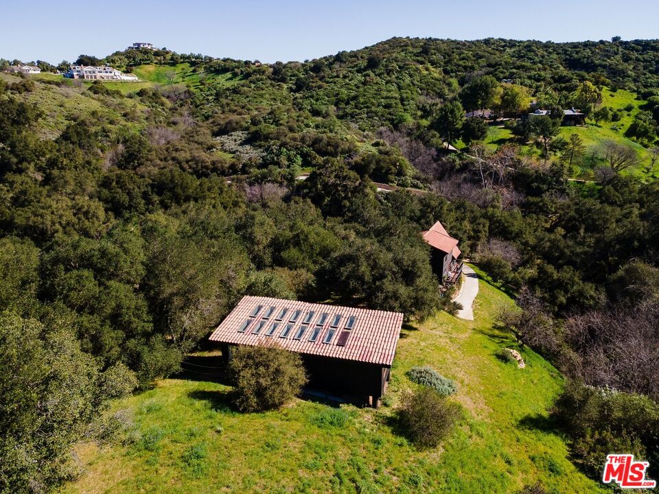 1555 GREENLEAF CANYON RD