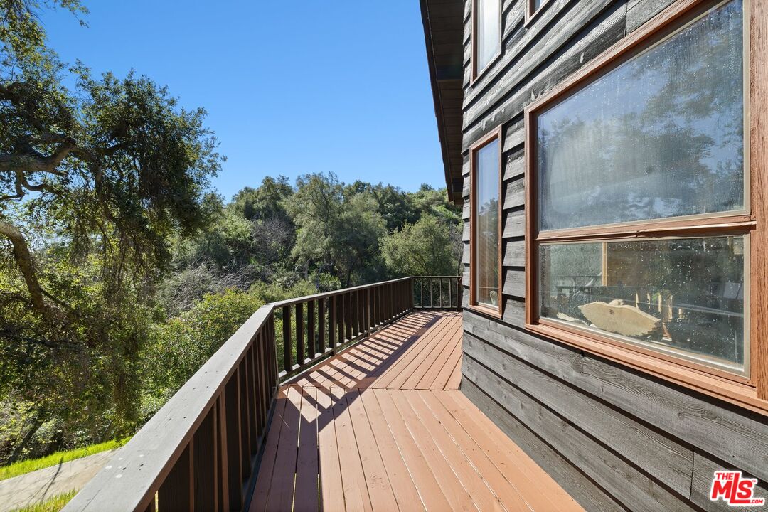 1555 GREENLEAF CANYON RD