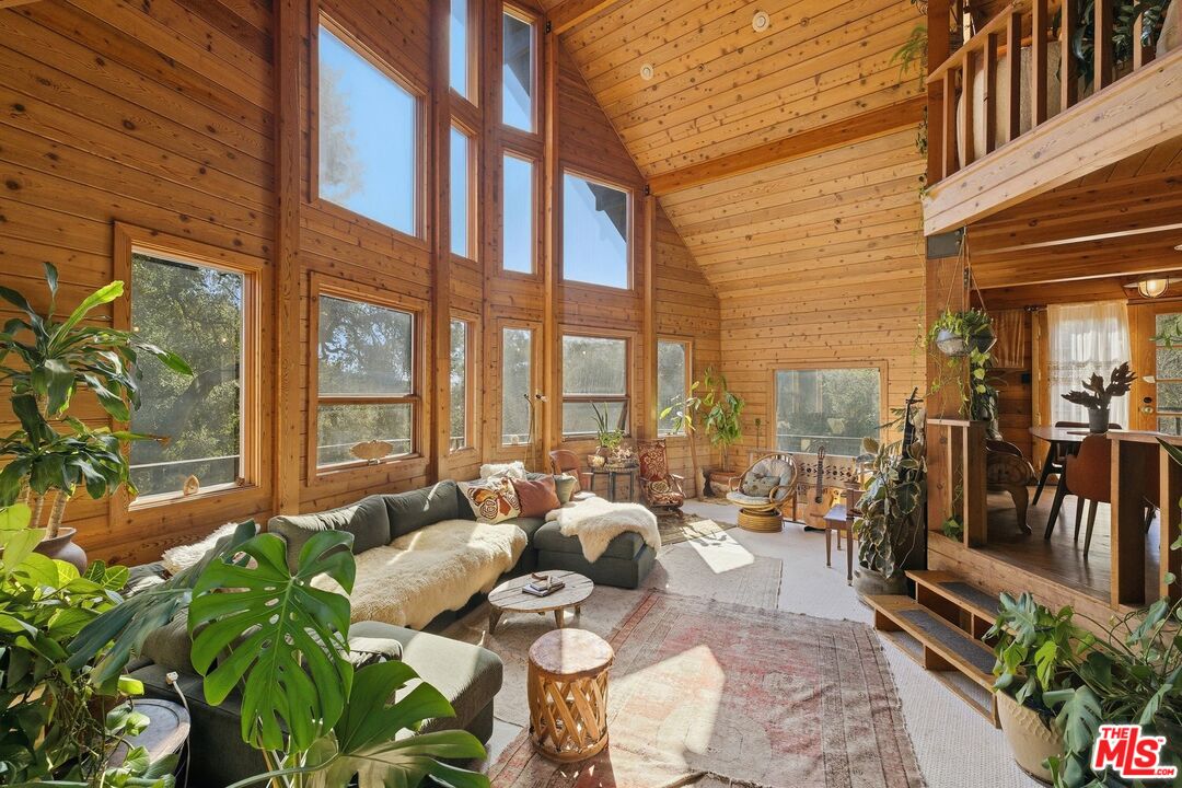 1555 GREENLEAF CANYON RD