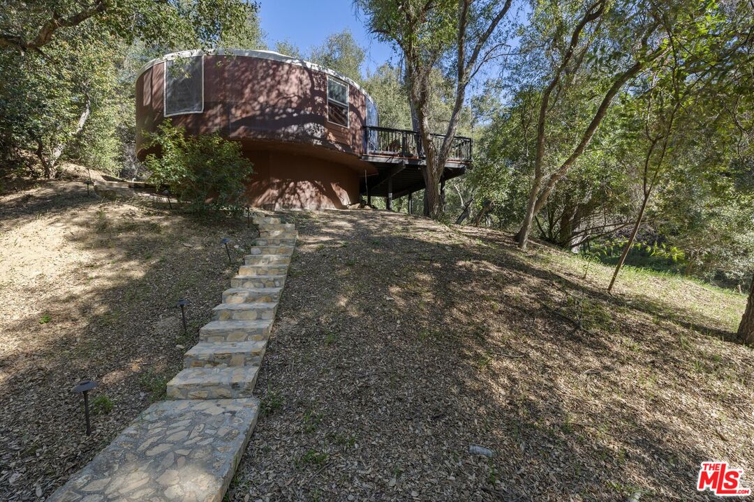 1555 GREENLEAF CANYON RD