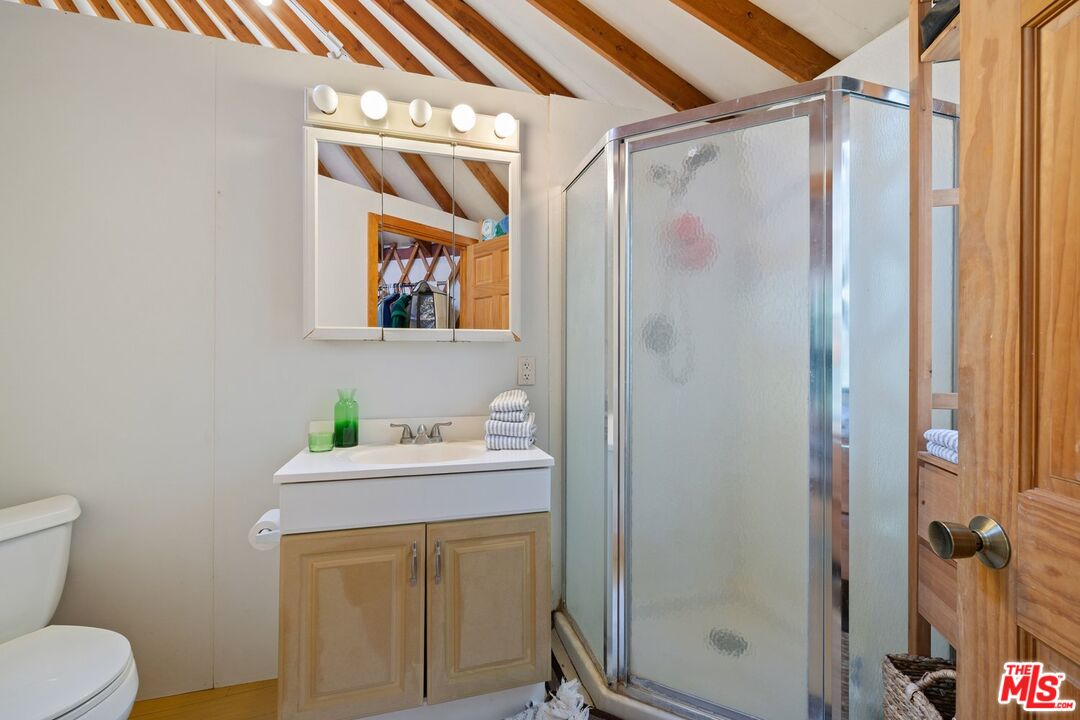 1555 GREENLEAF CANYON RD