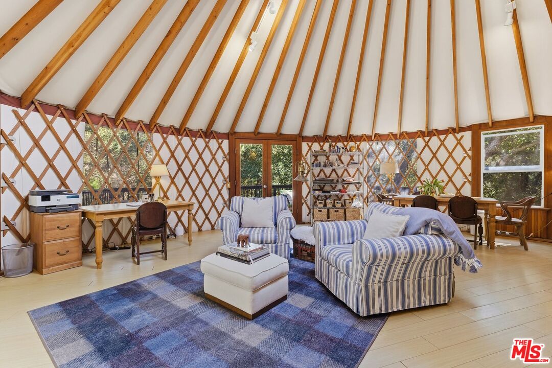 1555 GREENLEAF CANYON RD