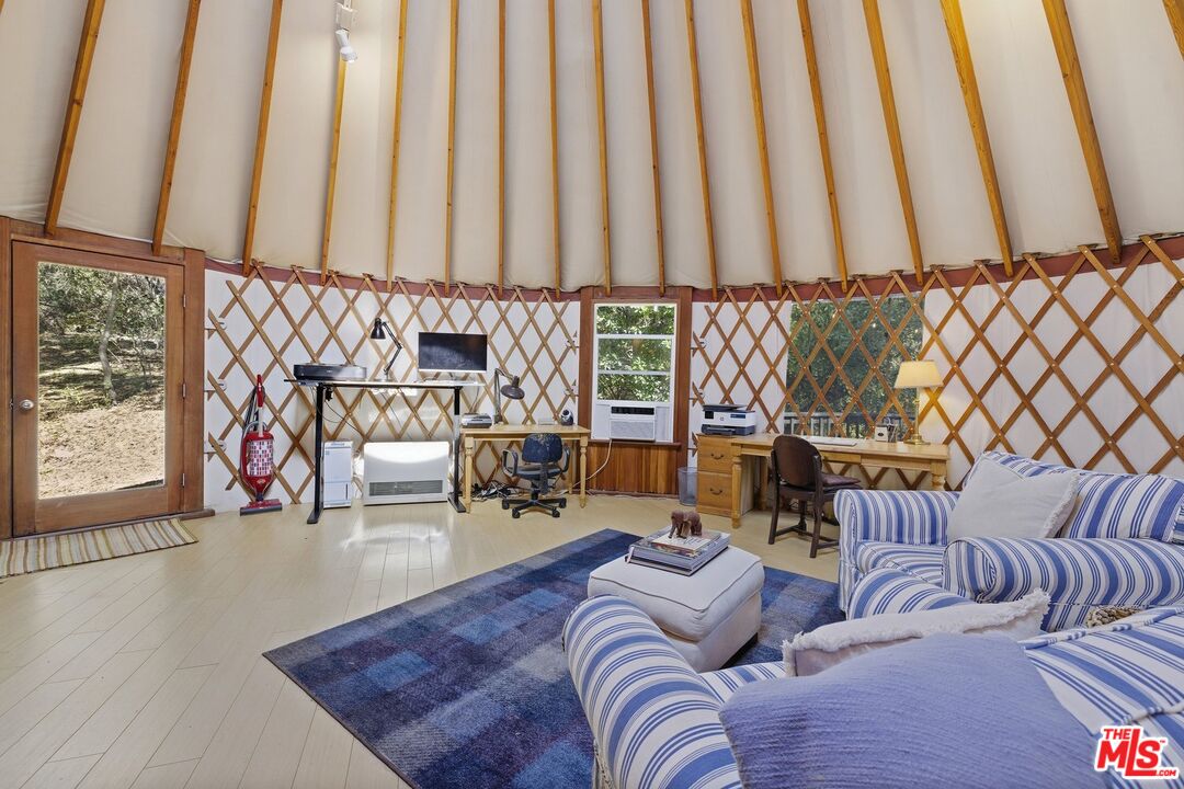 1555 GREENLEAF CANYON RD