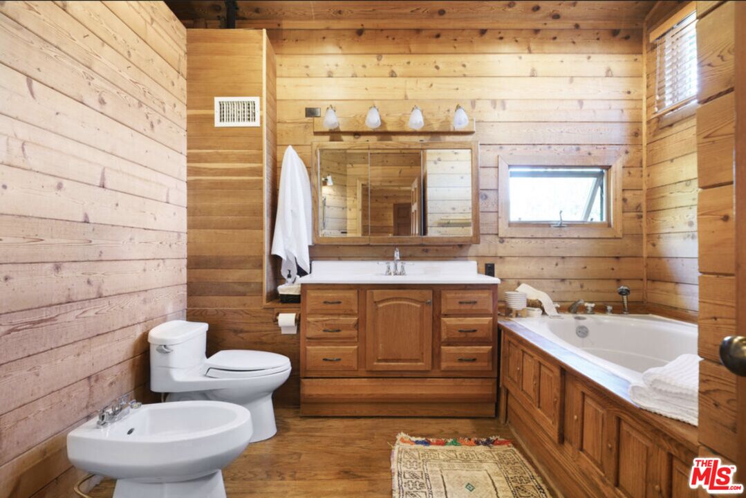 1555 GREENLEAF CANYON RD