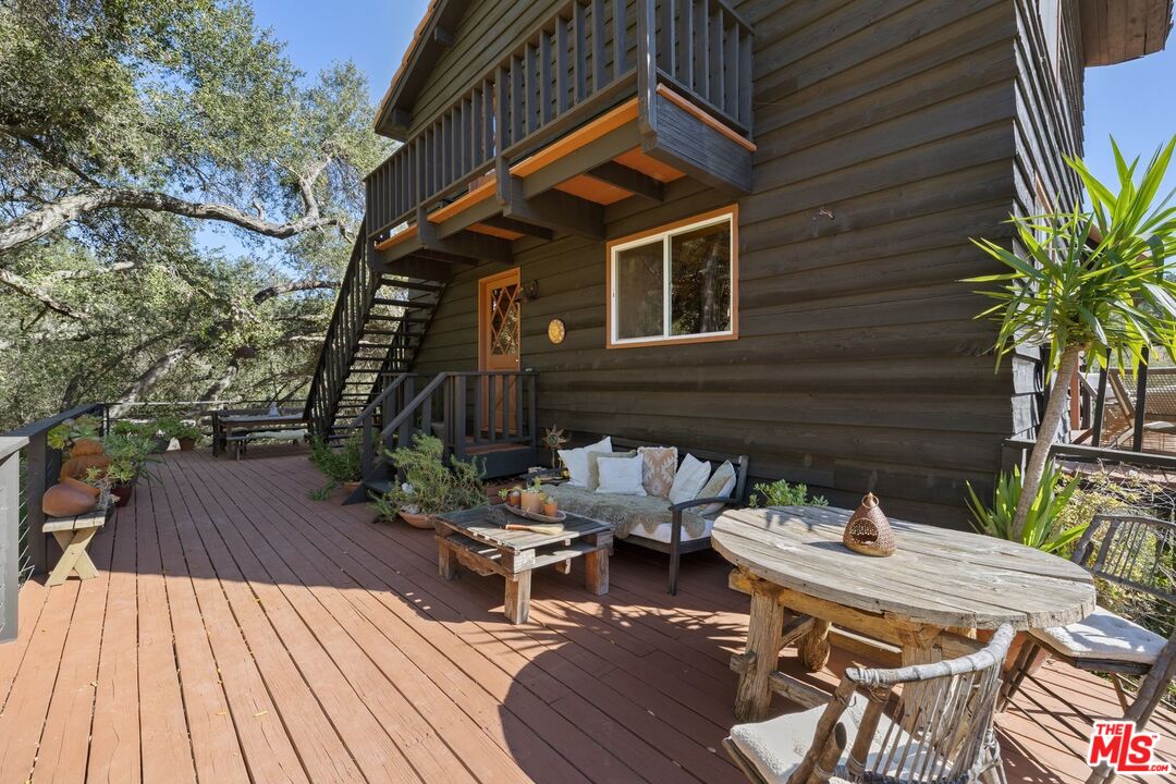 1555 GREENLEAF CANYON RD