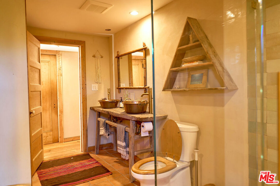 22068 Topanga School Rd