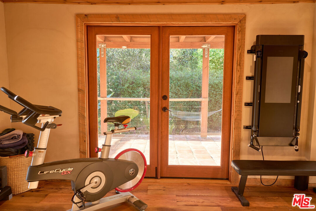 22068 Topanga School Rd