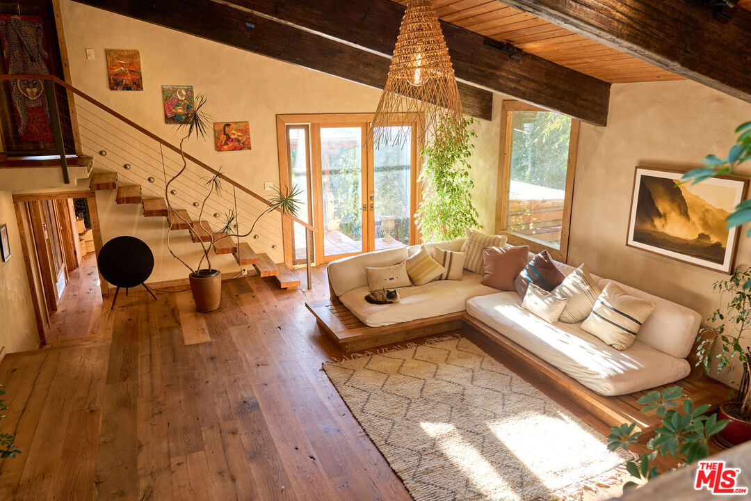 22068 Topanga School Rd