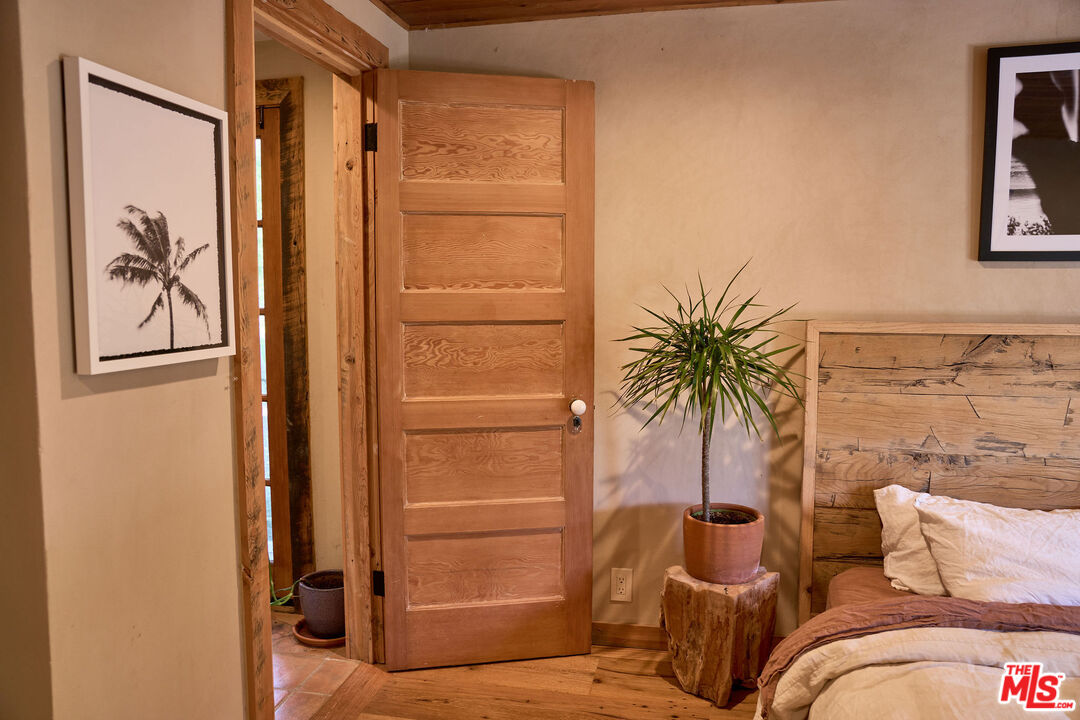 22068 Topanga School Rd