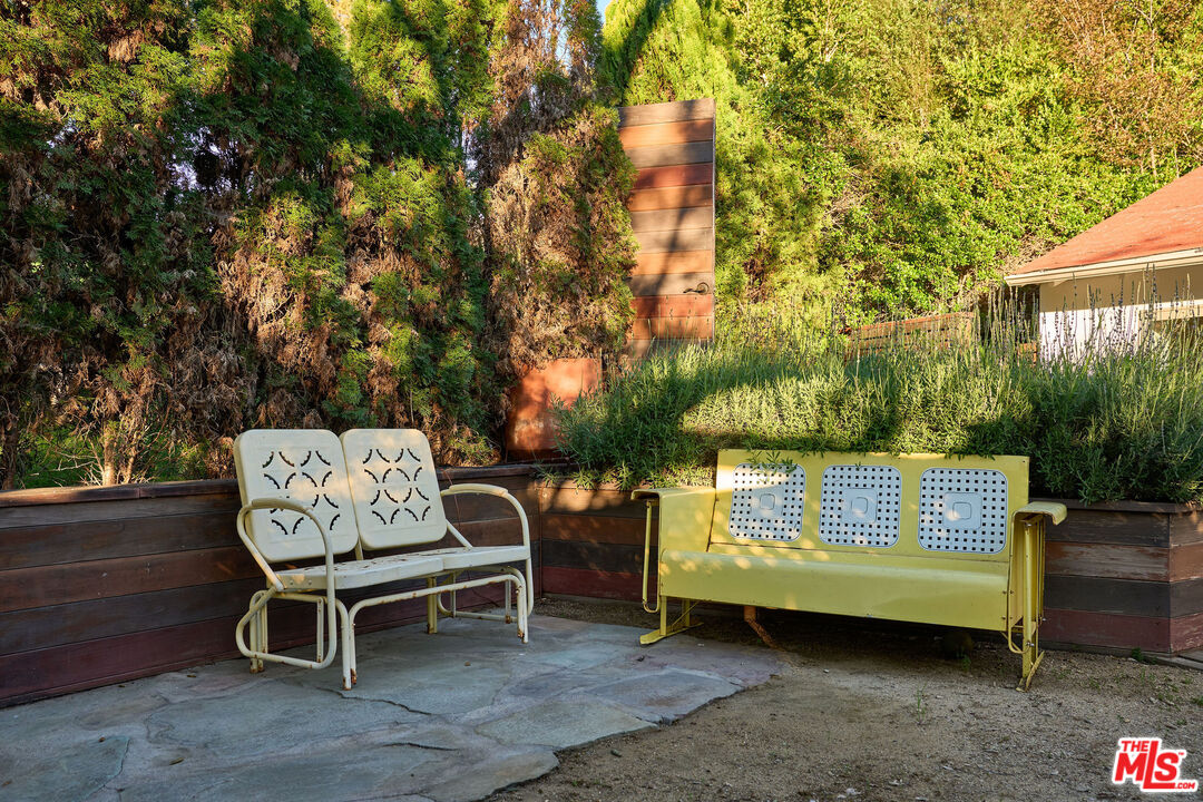 22068 Topanga School Rd