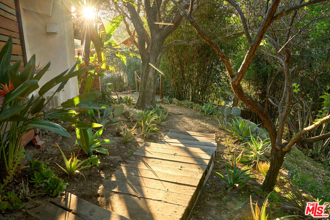 22068 Topanga School Rd