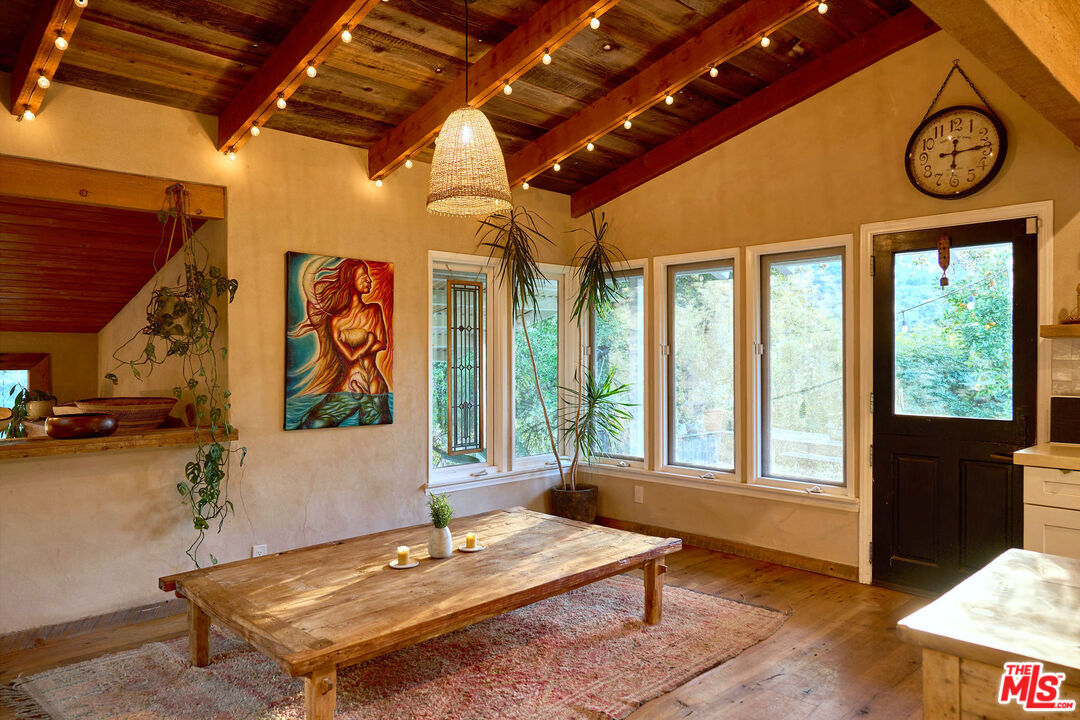 22068 Topanga School Rd