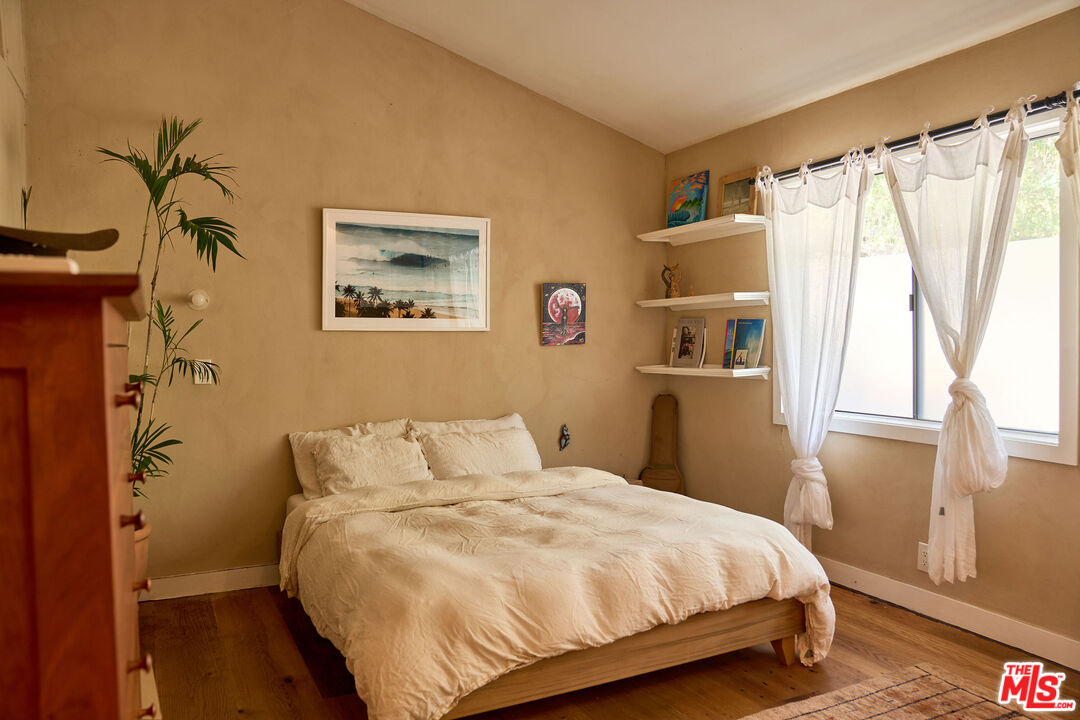 22068 Topanga School Rd