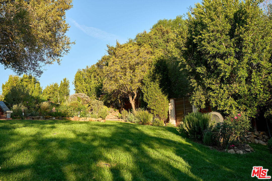 22068 Topanga School Rd