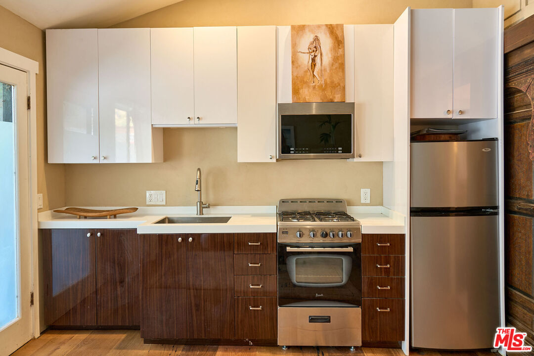 22068 Topanga School Rd